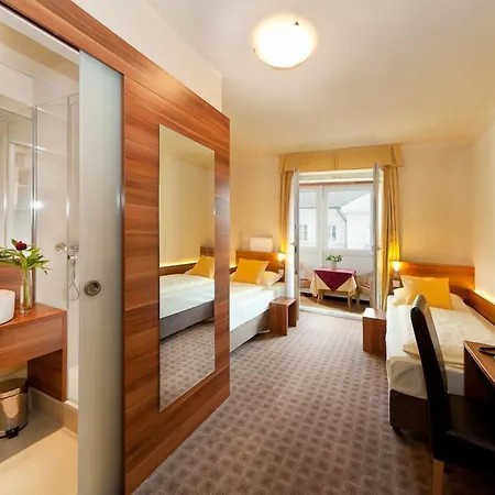 Astoria 3*