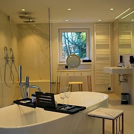Astoria Hotel 3*