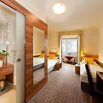 Astoria 3*