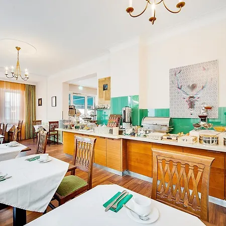 Astoria Hotel